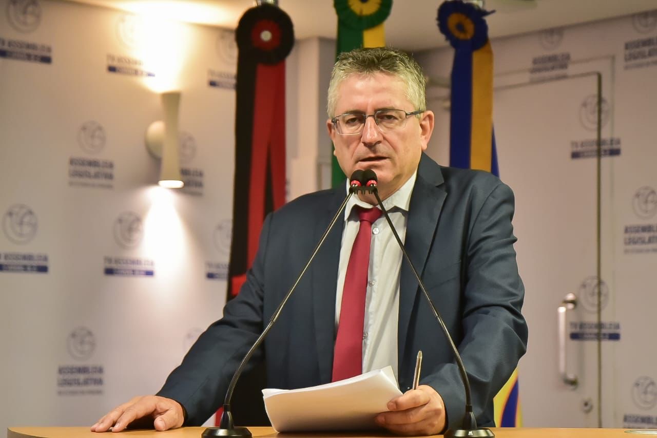 Acesso à água: Dr. Romualdo busca na Justiça aplicação da nova tarifa social