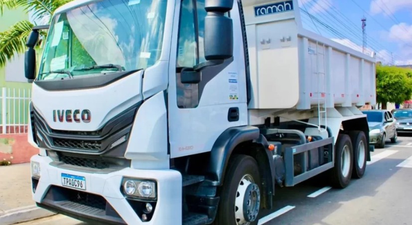 São José dos Cordeiros recebe novo caminhão caçamba em parceria com o deputado Wellington Roberto e a CODEVASF