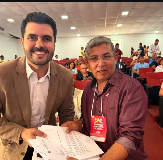 Vereador Arymatéia Silva solicita ao secretário de Educação do Estado da Paraíba a reforma do Colégio Estadual em Sumé