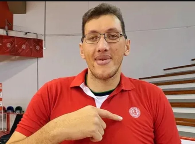 Homem mais alto do Brasil, caririzeiro Ninão passa por cirurgia em Campina Grande e tem a segunda perna amputada