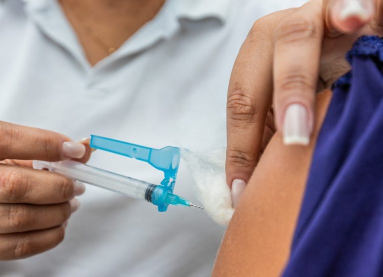 Vacina da dengue: Anvisa anuncia aprovação de 1º imunizante de dose única