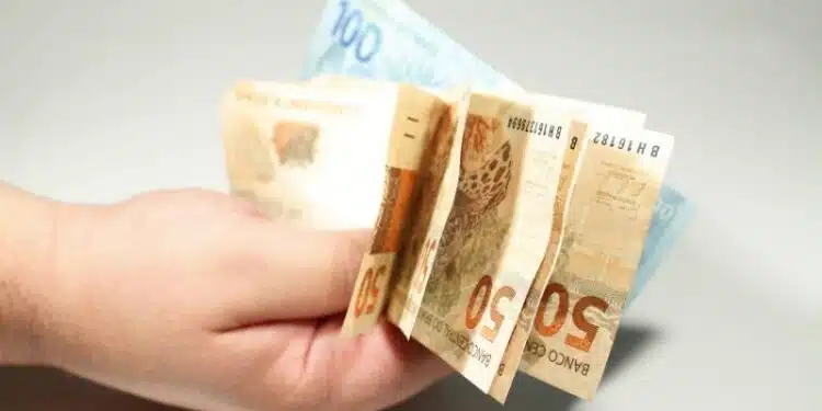 Governo de Camalaú realiza pagamento da Bolsa Universitária e reforça apoio aos estudantes