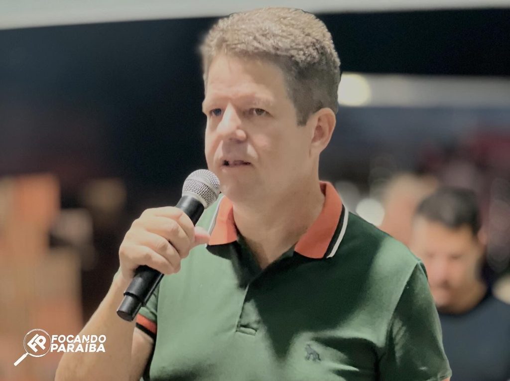 Prefeito Dr. Júnior entrega pavimentação e caminhão frigorífico em Ouro Velho