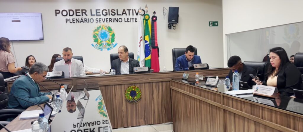 Câmara de Sumé realiza sessão ordinária com apresentação de requerimentos, votos de pesar e aprovação de projetos
