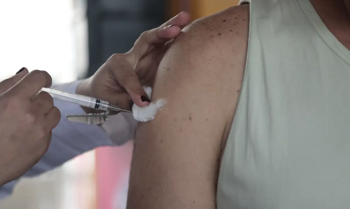 Casos de síndrome respiratória aguda aumentam em todo país