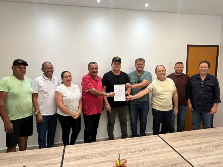 Vereadores acompanham assinatura de convênio para construção do novo Matadouro Público de Sumé