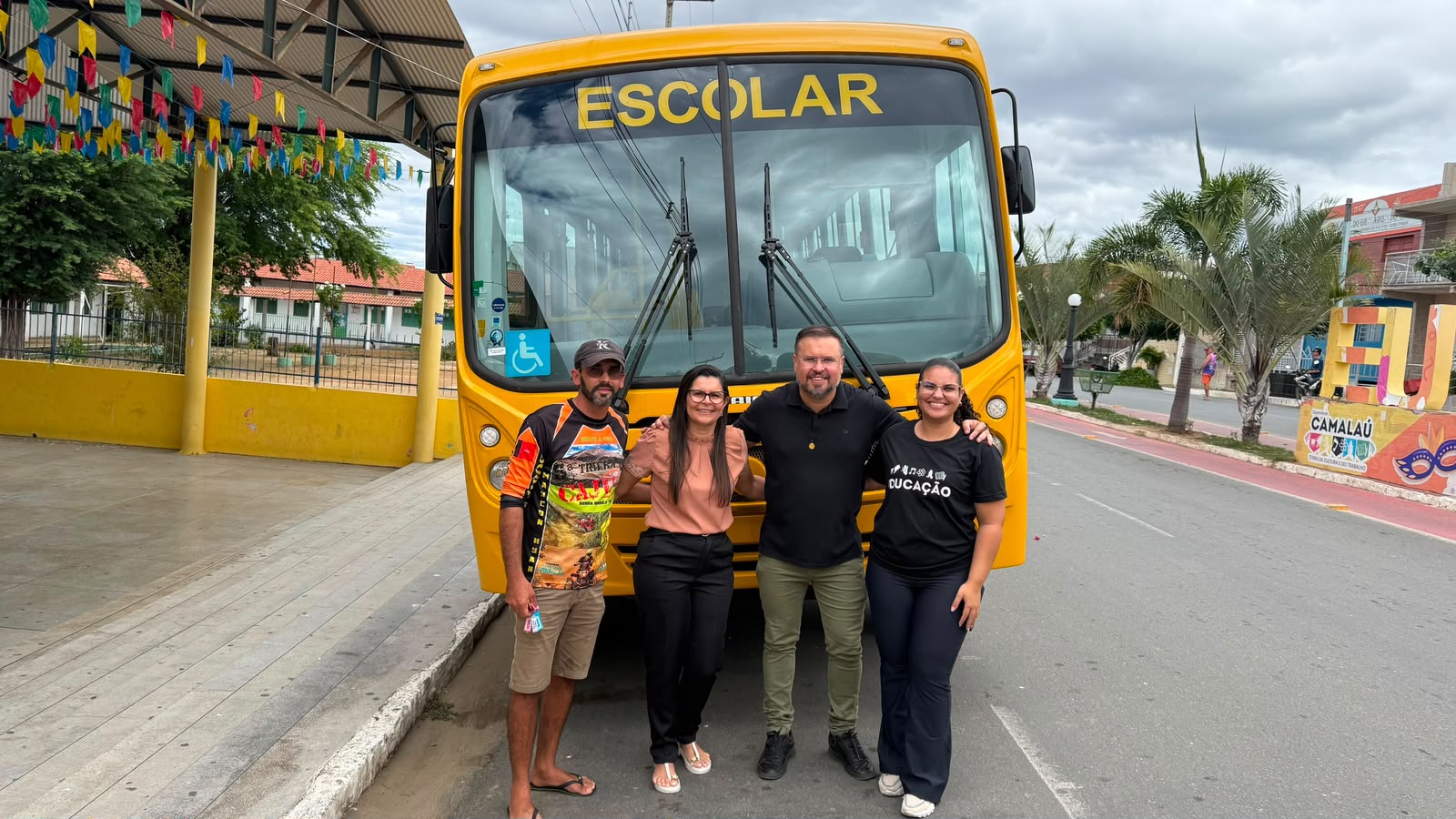 Prefeito Bira Mariano entrega o nono ônibus escolar dentro da sua gestão e amplia renovação da frota da Educação