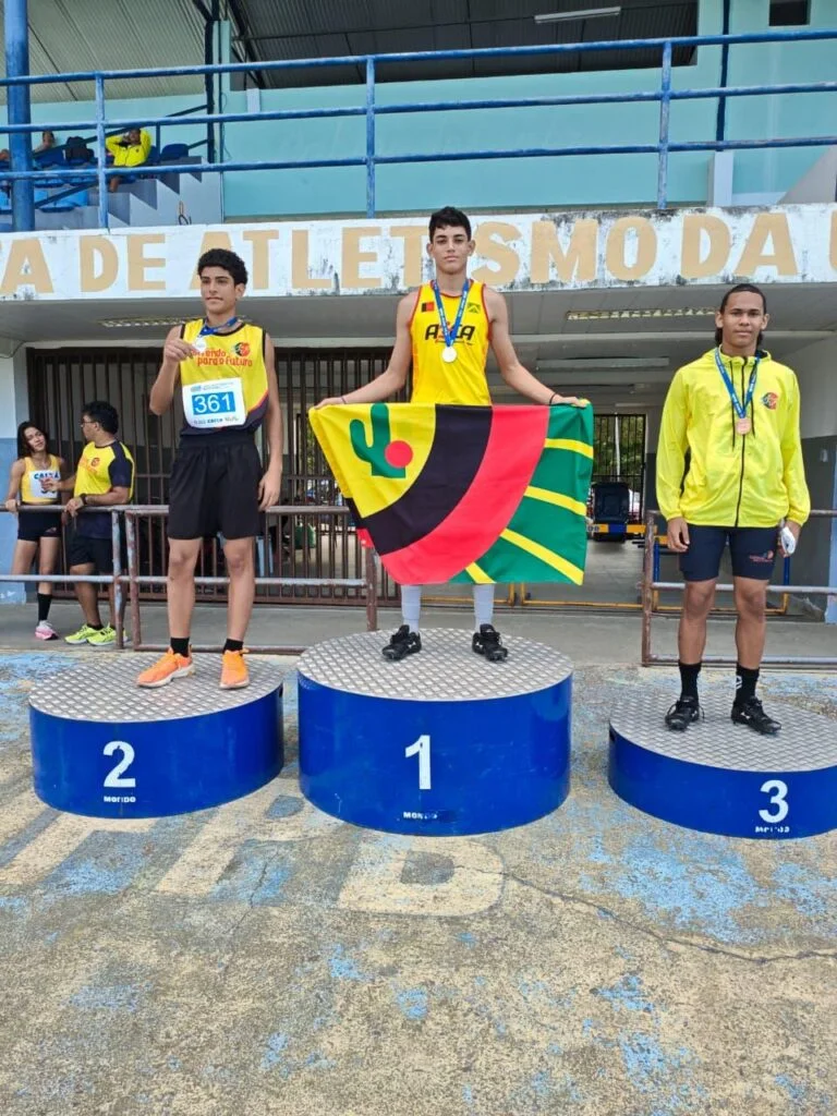 Jovem de São Domingos do Cariri é campeão paraibano Sub-16 nos 100 metros com barreiras