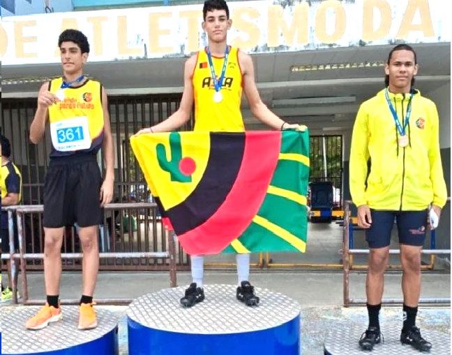 Jovem de São Domingos do Cariri é campeão paraibano Sub-16 nos 100 metros com barreiras