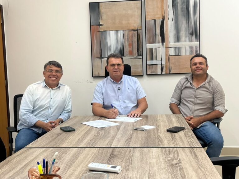 Prefeito Manezinho dá ordem de serviço para construção de Escola no valor de R$ 10 milhões em Sumé