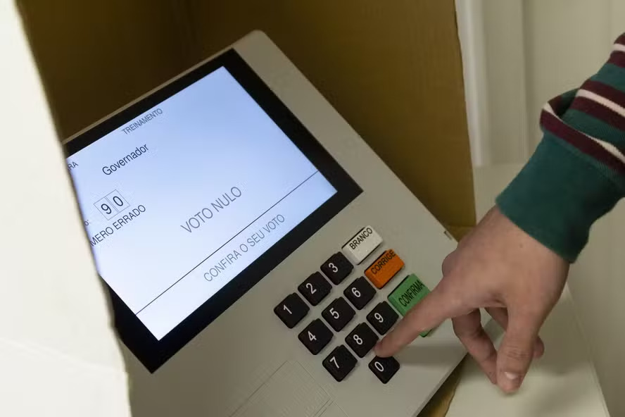 Votação na PB tem 17 urnas substituídas e presos por distribuição de ‘santinhos’ e violação do sigilo do voto