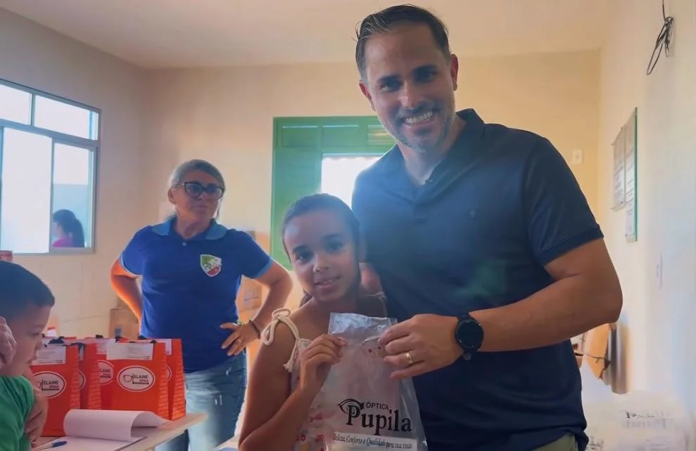 Prefeitura de São José dos Cordeiros entrega óculos a mais de 130 alunos da rede municipal