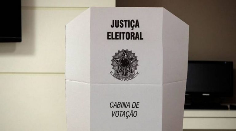 Celulares, relógios inteligentes e mais: confira o que é proibido na cabine de votação