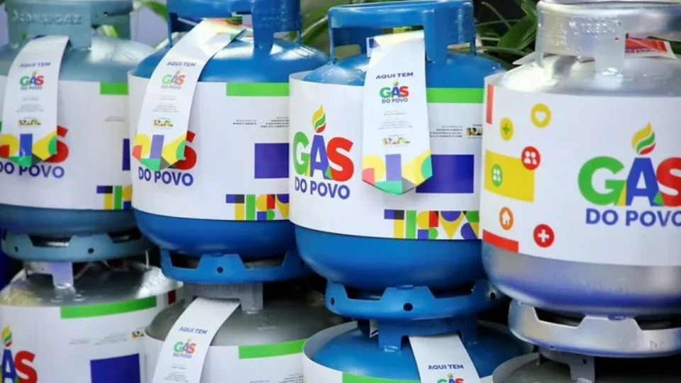 Governo desmente fake news sobre fim da escala 6×1 e cortes no Bolsa Família